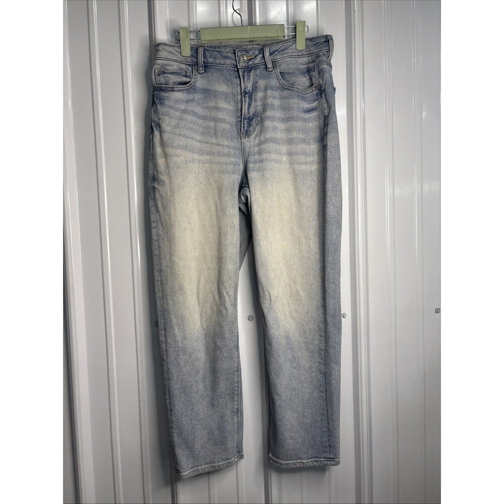 American Eagle Women’s 10 Short ~ Light Wash Denim Mom Straight Jeans